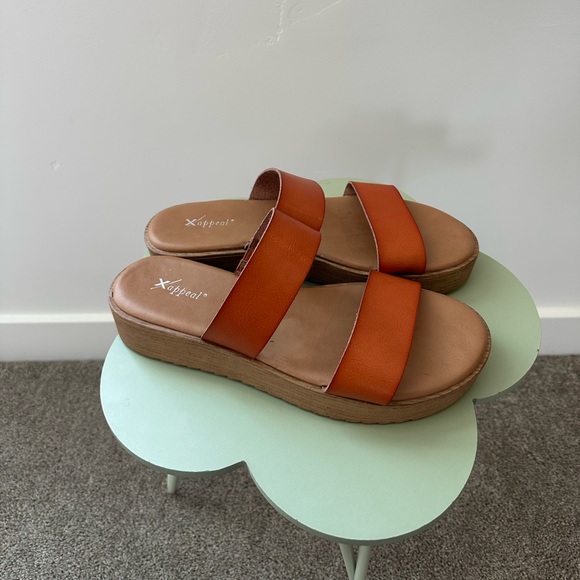 Xappeal Women's Bold Orange Slide Sandals - Picture 1 of 3